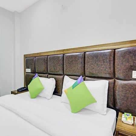 Treebo Royal Salute, Zirakpur Hotel Екстериор снимка