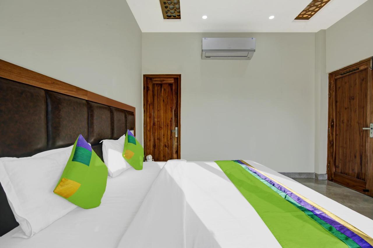 Treebo Royal Salute, Zirakpur Hotel Екстериор снимка