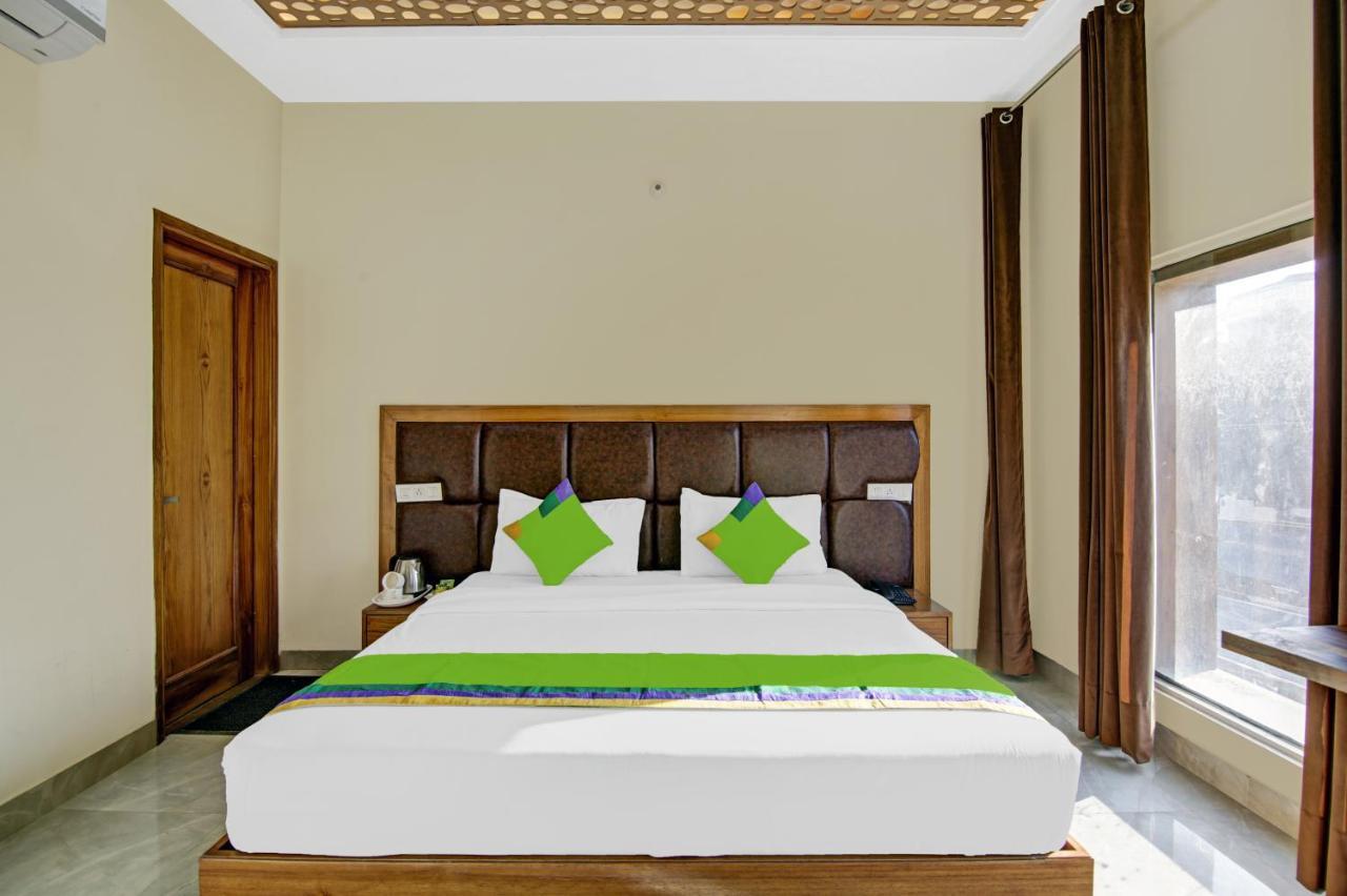 Treebo Royal Salute, Zirakpur Hotel Екстериор снимка