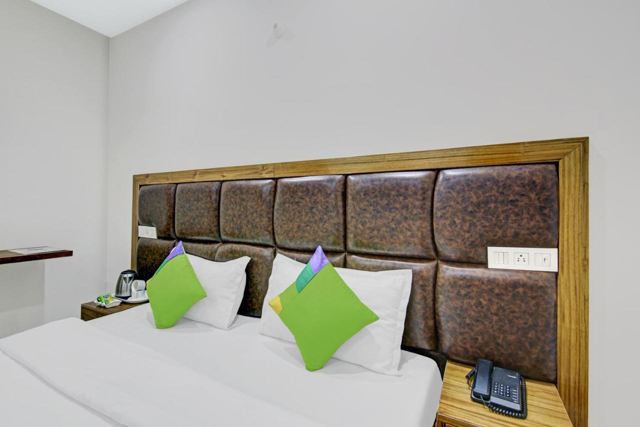 Treebo Royal Salute, Zirakpur Hotel Екстериор снимка